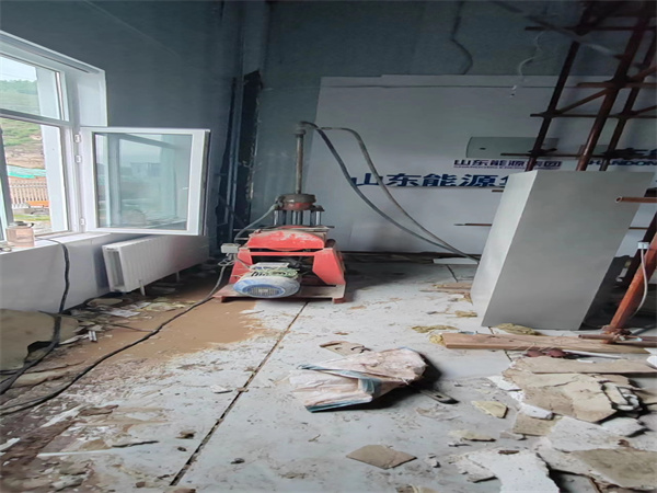 荣邦乡地基基础下沉墙体裂缝加固注浆顶升施工